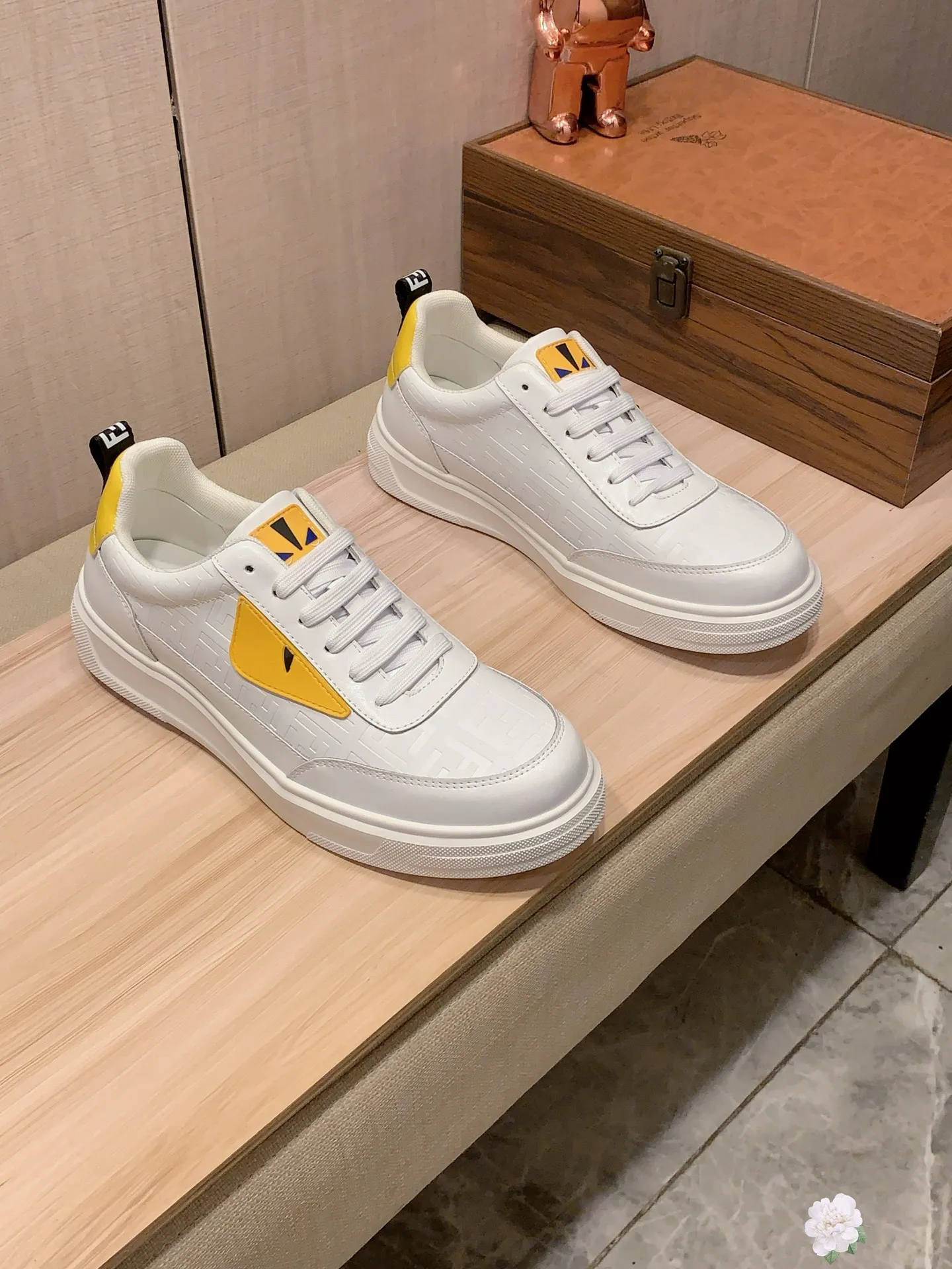 Men's men's shoes💰420💰💰🎩🎩[Lightning][Lightning] "FENDI*" latest • popular casual shoes, top brand [seduce] luxury ~ purchasing agency, top ~ quality. [Strong] The upper is made of imported breathable cowhide with fabric material ➕ Breathable sheepskin feet (•) and fine workmanship. The original stylish and stylish soft rubber wear-resistant and non-slip outsole is light and comfortable on the feet. The real thing looks better when photographed in person. 111: code: 38-44, 3️⃣ colors selected